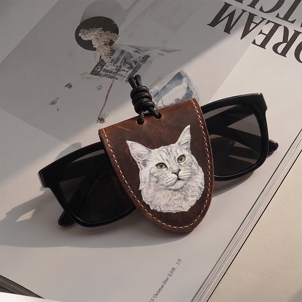 Custom Pet Leather Carving Glasses Clip