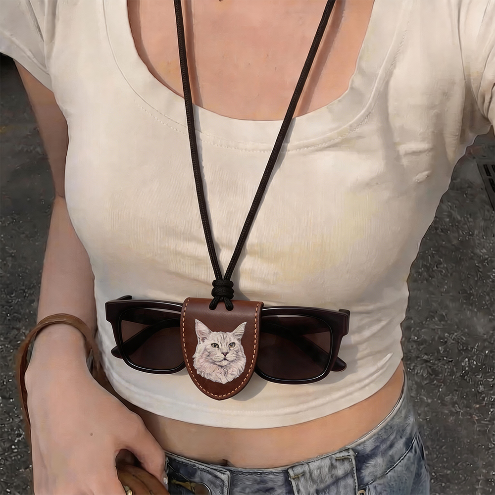 Custom Pet Leather Carving Glasses Clip