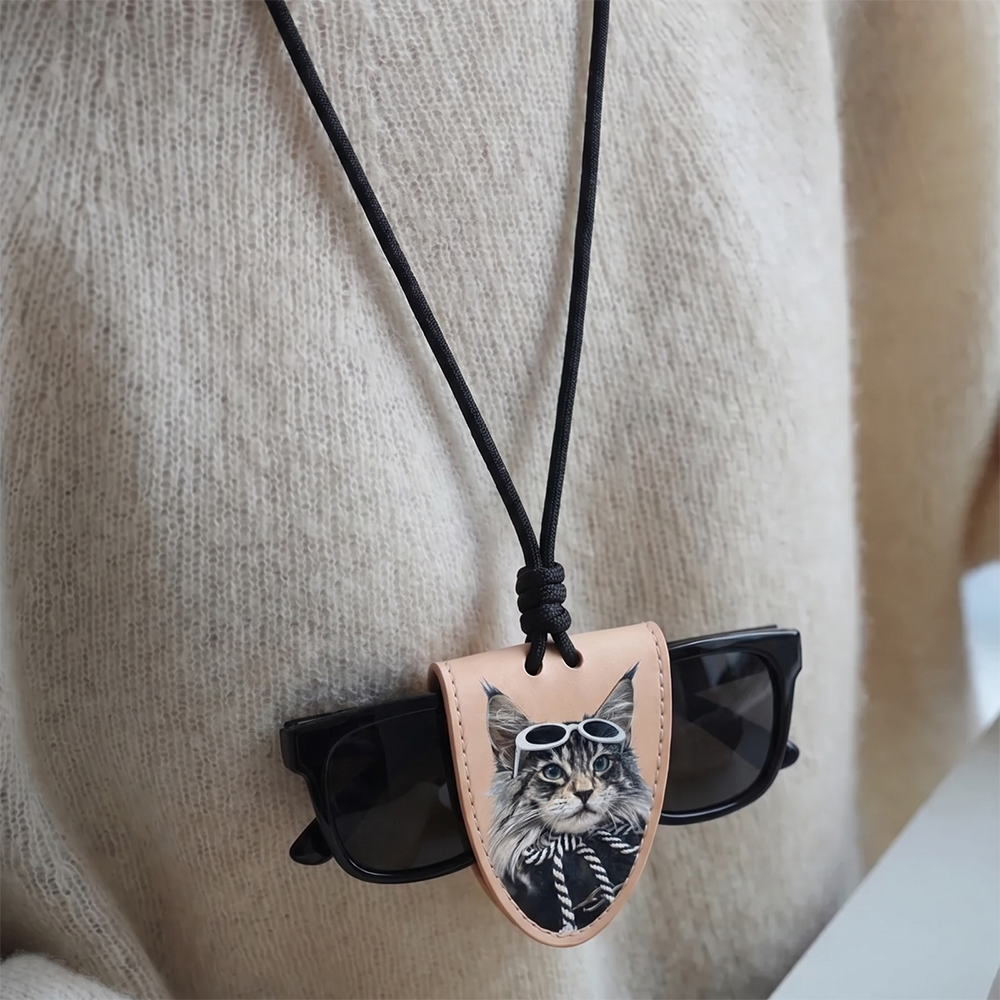 Custom Pet Leather Carving Glasses Clip